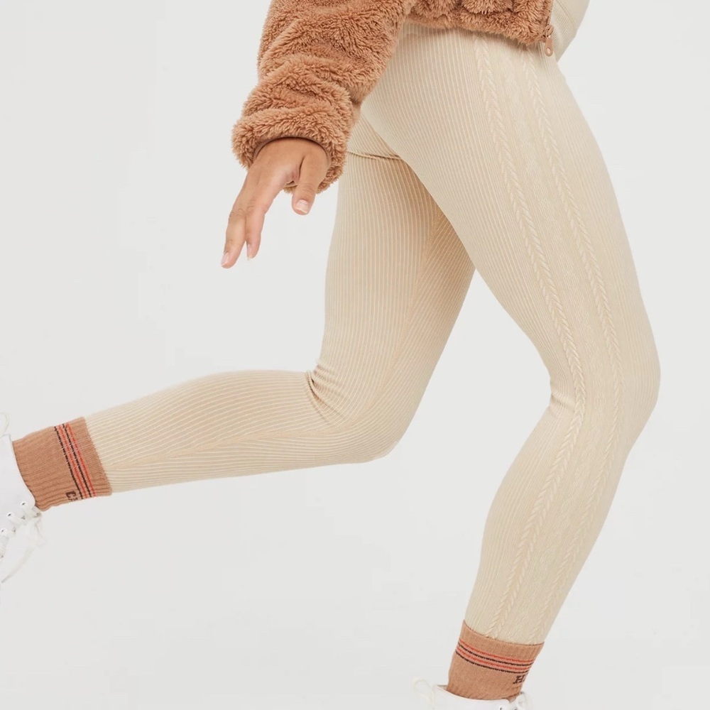Aerie NWT cable high waisted leggings, medium